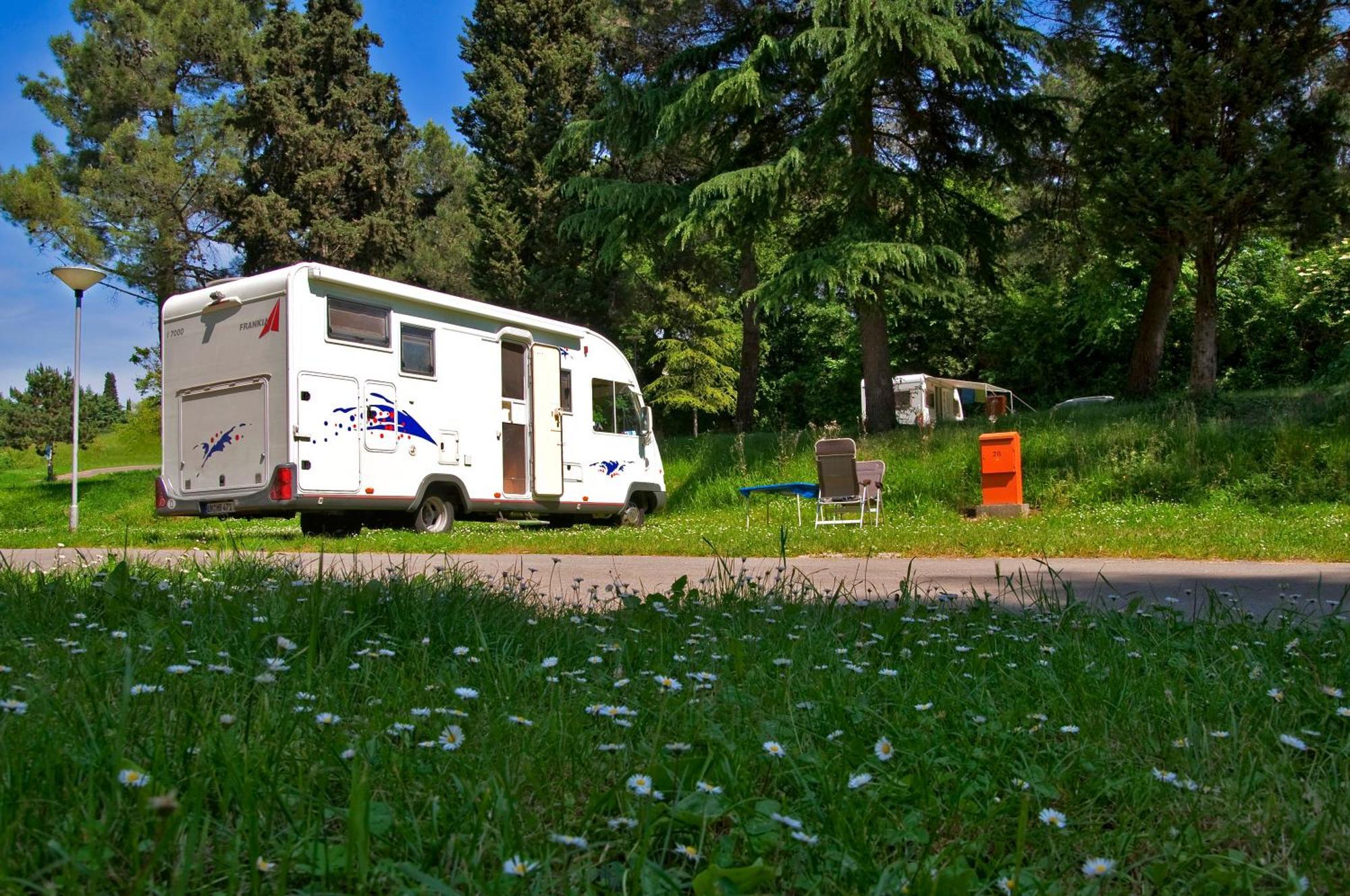 Camping Adria Ankaran - Pitches Екстер'єр фото